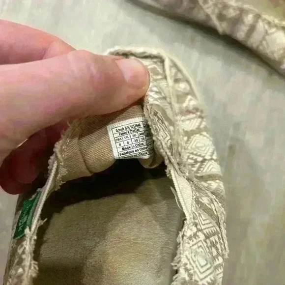 Sanuk Women’s Donna Tribal Sidewalk Surfers Beige/Tan Women’s Size 8 - Picture 2 of 7